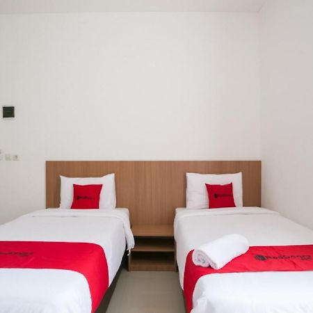 הוסטל סמאראנג Reddoorz Syariah Near Lapangan Pancasila Simpang Lima מראה חיצוני תמונה