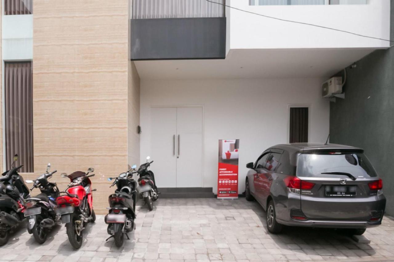 הוסטל סמאראנג Reddoorz Syariah Near Lapangan Pancasila Simpang Lima מראה חיצוני תמונה