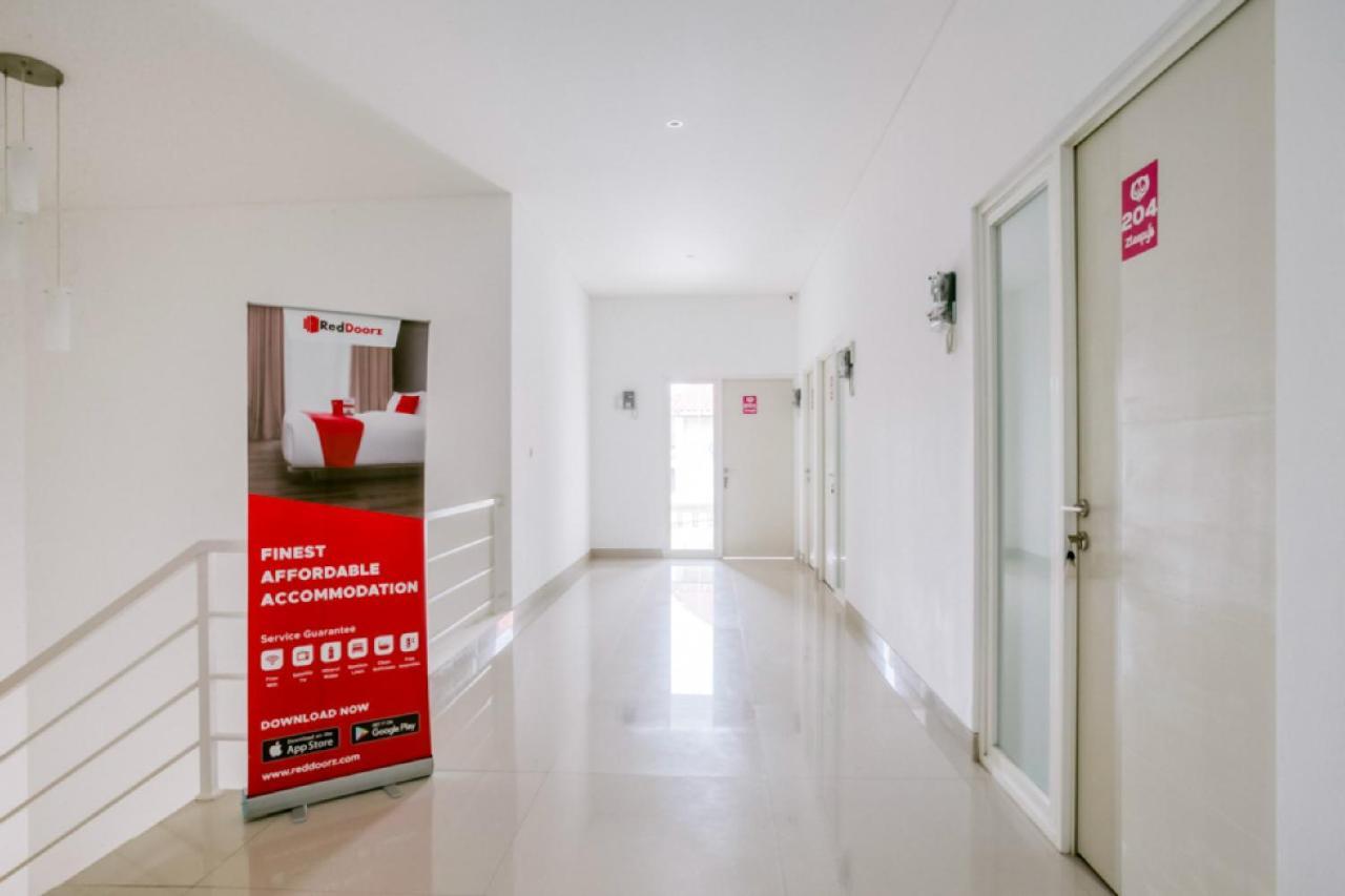 הוסטל סמאראנג Reddoorz Syariah Near Lapangan Pancasila Simpang Lima מראה חיצוני תמונה